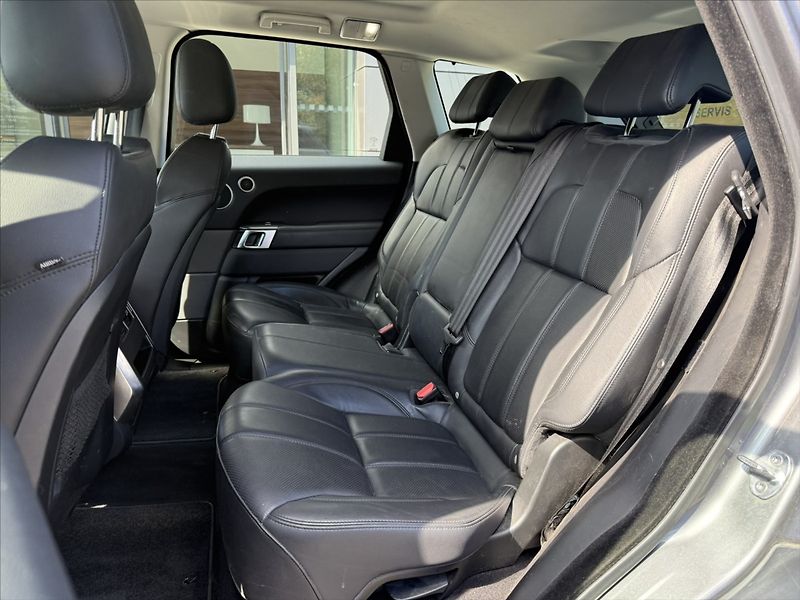 Land Rover Range Rover Sport 3,0 SE SDV6 - fotka 16 z 26