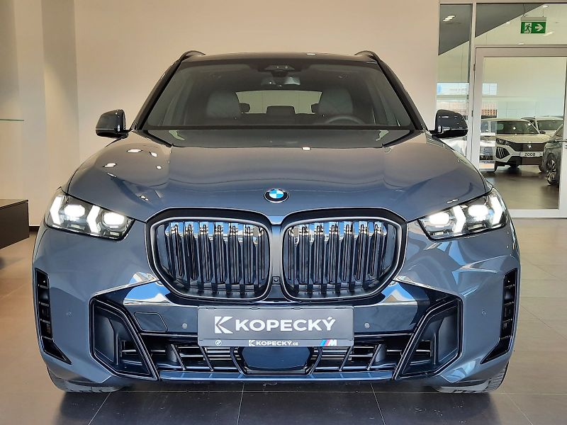 BMW X5 (2026) xDrive 30d M Sport - fotka 2 z 17