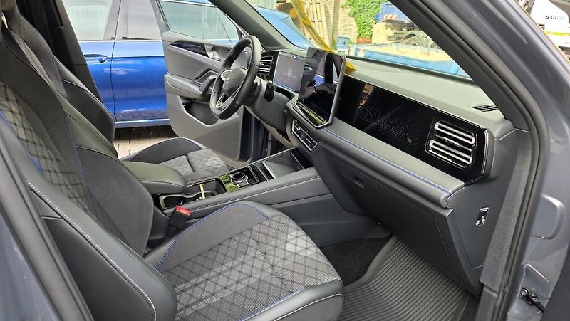Volkswagen Tiguan (2024) 2.0TDI 142kW 4x4 DSG7 Rline TZ - fotka 16 z 50