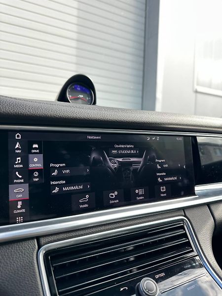 Porsche Panamera (2018) 3.0 V6 246KW AT 2018 65TKM - fotka 22 z 37
