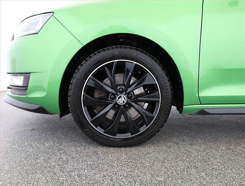Škoda Rapid (2018) Spaceback 1.0 TSI, Xenony - fotka 19 z 19