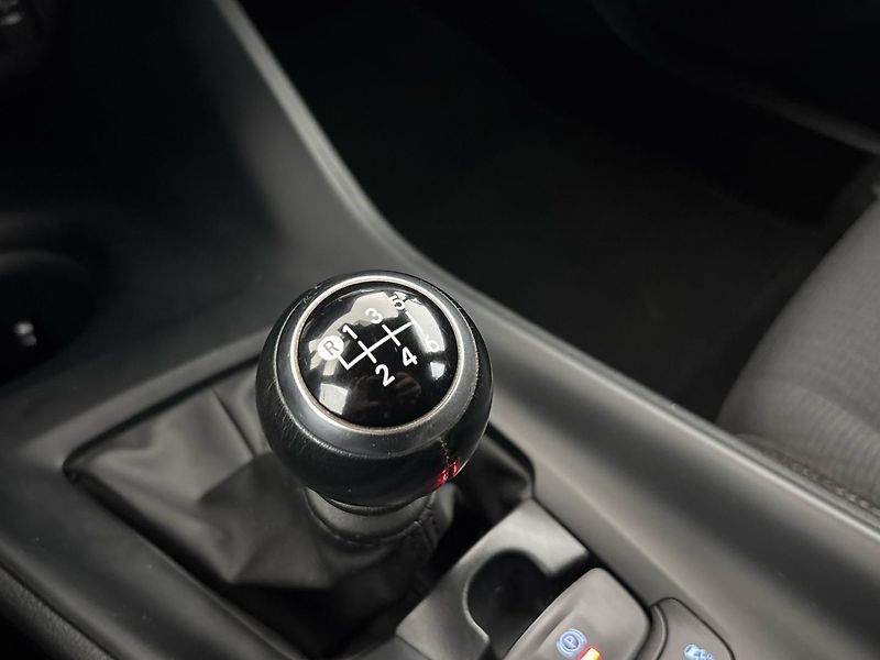 Toyota C-HR Active - fotka 20 z 27