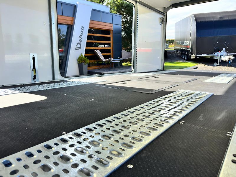 Brian James (2026) RaceTransporter 7, 550x230x190 - fotka 21 z 40