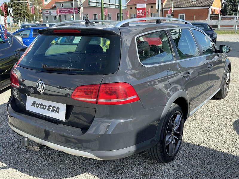 Volkswagen Passat (2013) 2.0TDi 4x4, Bixen, autoAC - fotka 4 z 18