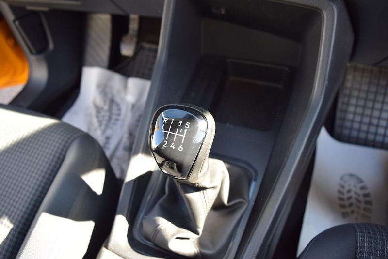 Volkswagen Caddy (2021) 2.0TDI 90kw TRENDLINE TAŽNÉ - fotka 33 z 39