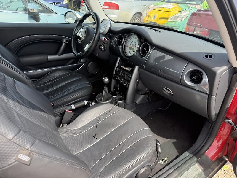 Mini Cooper (2003) 1.6 85kw - fotka 8 z 14