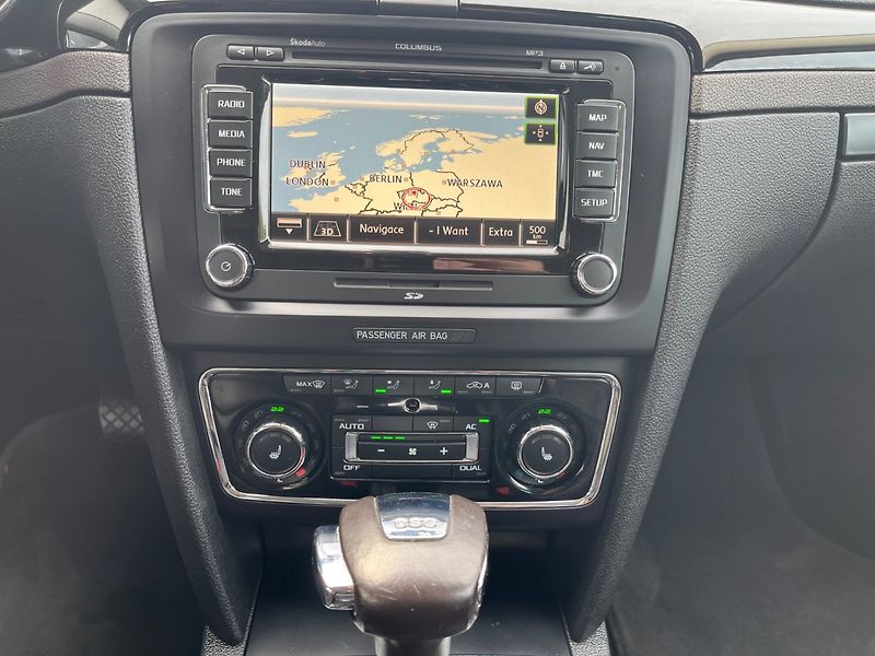 Škoda Superb (2012) 2.0 TDI Laurin a Klement - fotka 11 z 25