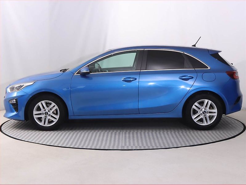 Kia Ceed (2018) 1.4 T-GDI, Serv.kniha - fotka 3 z 18