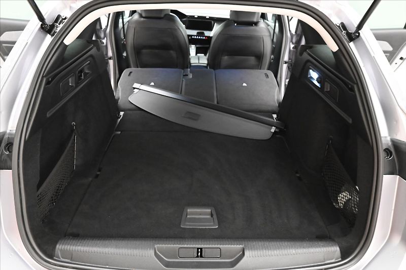 Peugeot 308 1,5 BlueHDI 96 kW ALLURE AT8 Z - fotka 11 z 31