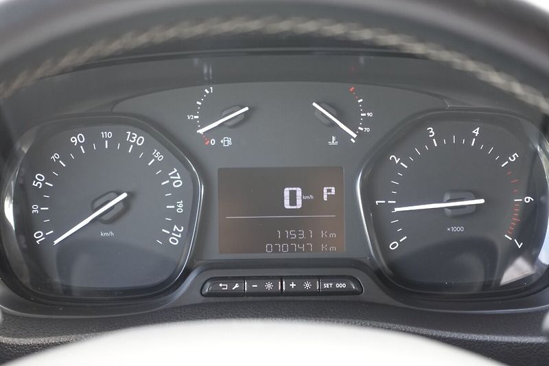 Toyota ProAce Verso 2.0D-4D 180 8AT L2 CrewCab Mul - fotka 22 z 30
