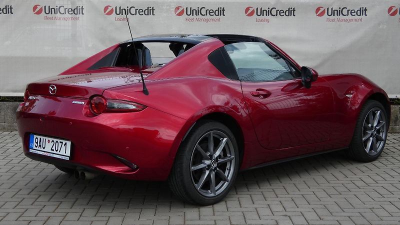 Mazda MX-5 RF 2.0 Skyactiv-G184 Exclusive - fotka 4 z 22