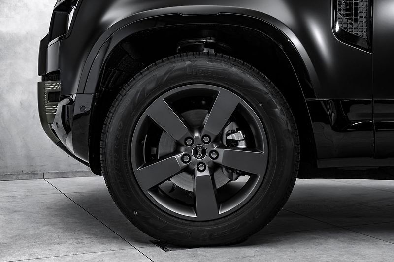 Land Rover Defender SE X-Dynamic,V6 D200, Meridian - fotka 2 z 23