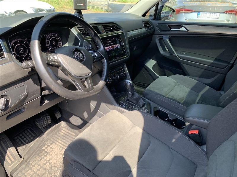 Volkswagen Tiguan 2,0 TDI 4X4 DSG 140KW PANORAMA - fotka 12 z 28