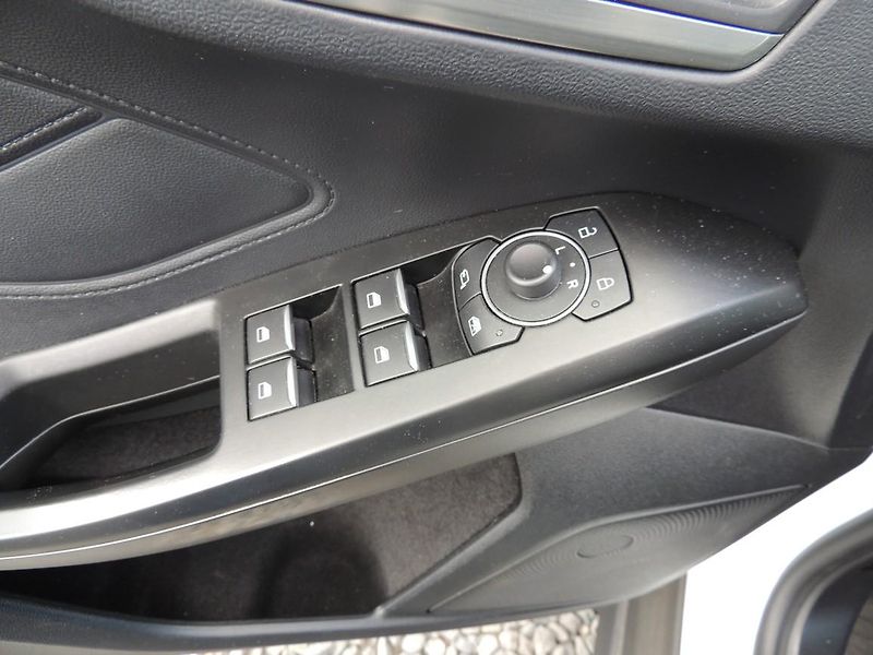 Ford Focus (2022) 1.5TDCi,88kw,Titanium,automat - fotka 20 z 62