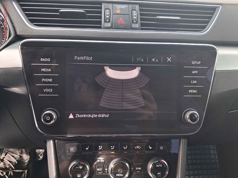 Škoda Superb (2018) 2.0 TDI, ČR, DSG, bixen - fotka 17 z 17