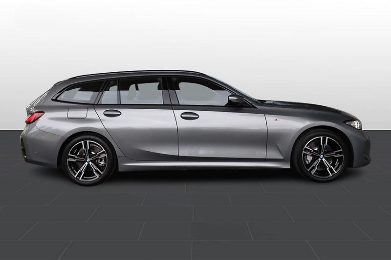 BMW Řada 3 330i xDrive Touring - fotka 4 z 21