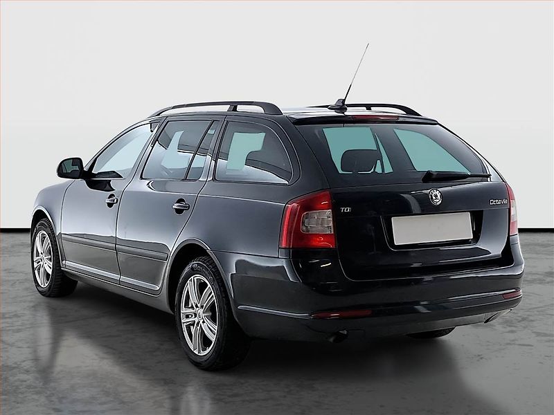 Škoda Octavia (2013) 2.0 TDI, Serv.kniha, Tempomat - fotka 4 z 18
