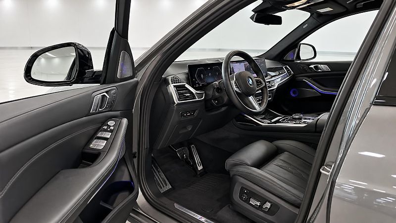 BMW X7 (2024) - fotka 16 z 33