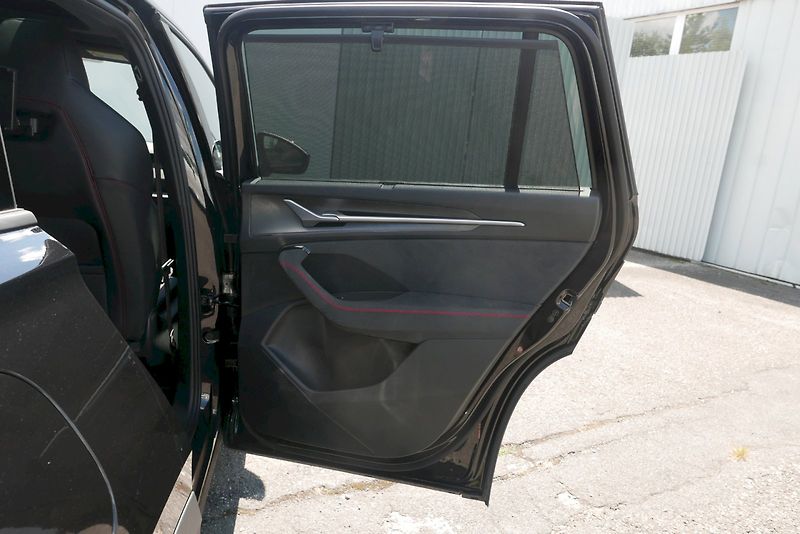 Škoda Kodiaq (2025) 2.0 TSI 195 kW 7°DSG 4X4 RS - fotka 33 z 39