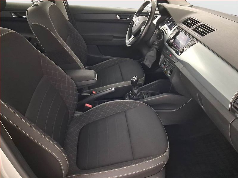 Škoda Fabia (2019) 1.0 TSI, Serv.kniha, Tempomat - fotka 9 z 18