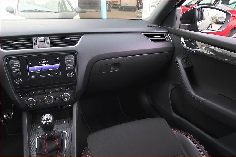Hyundai Kona (2024) 1.0 T-GDI - fotka 8 z 18