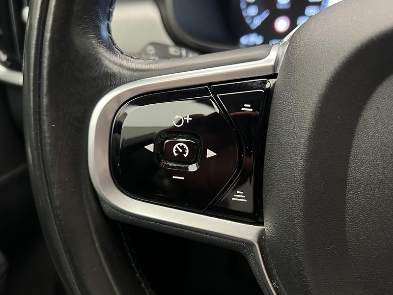 Volvo S90 D4 AWD MOMENTUM AUT - fotka 23 z 44