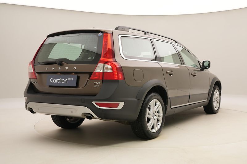 Volvo XC70 D4 AWD KINETIC AUT REZERVACE - fotka 12 z 38