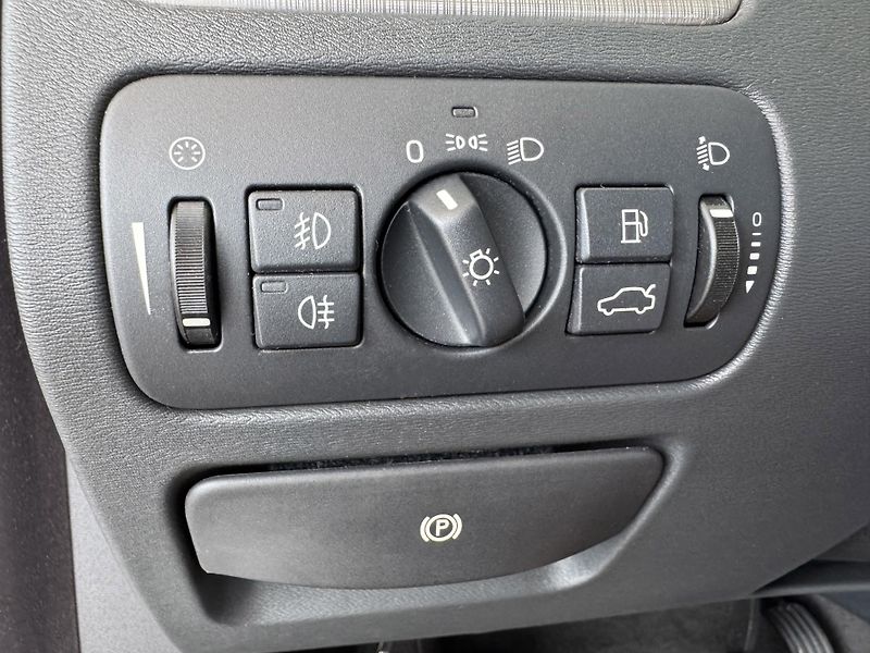 Volvo S80 D5 AUT*136kW*Nav*Tažné*TopStav - fotka 22 z 28