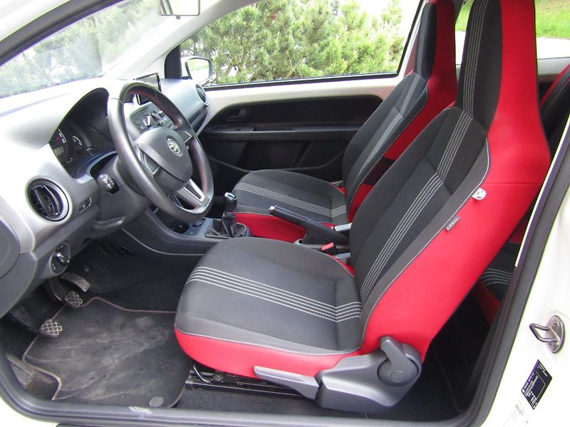 Škoda Citigo (2013) 1.0 MPI 55kW - fotka 16 z 31
