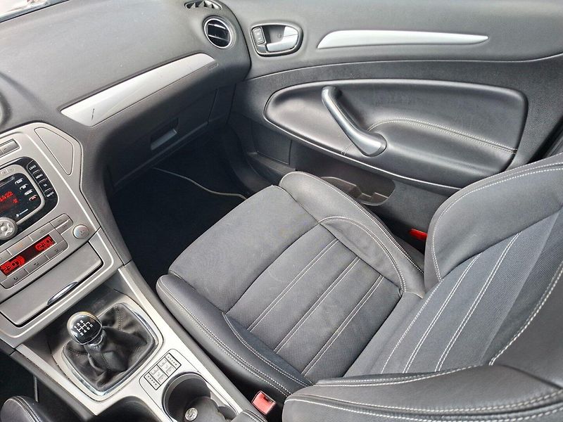 Ford Mondeo (2010) 2.2TDCi 129kW 6MAN - fotka 13 z 40