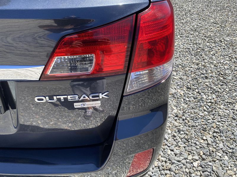 Subaru Outback 2.5i 170PS 4x4 BIFUEL PAN NAVI - fotka 43 z 157