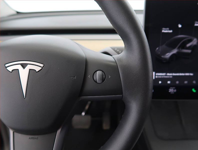 Tesla Model Y (2022) Long Range AWD 79kWh, SoH 89% - fotka 28 z 33