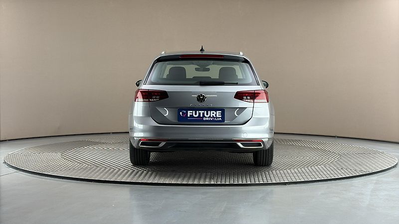 Volkswagen Passat 2.0 TDI DSG Elegance Variant - fotka 5 z 26