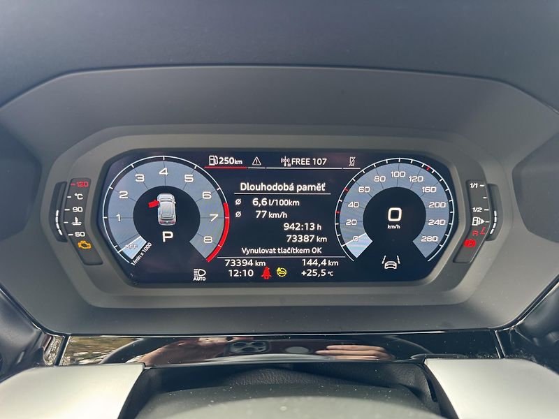 Audi A3 35TFSi WEBASTO 1 maj. ČR DPH! - fotka 16 z 31