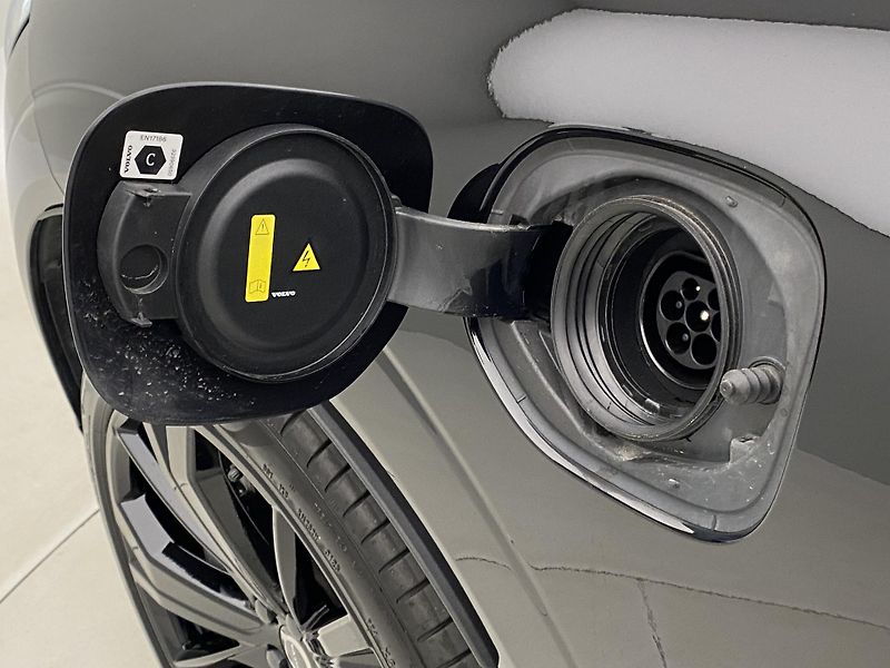 Volvo XC60 T6 AWD RECHARGE BLACK EDITION - fotka 35 z 61