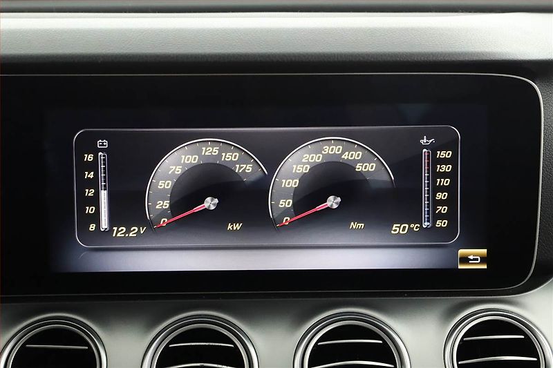 Mercedes-Benz Třídy E (2021) E 220 d - fotka 17 z 26