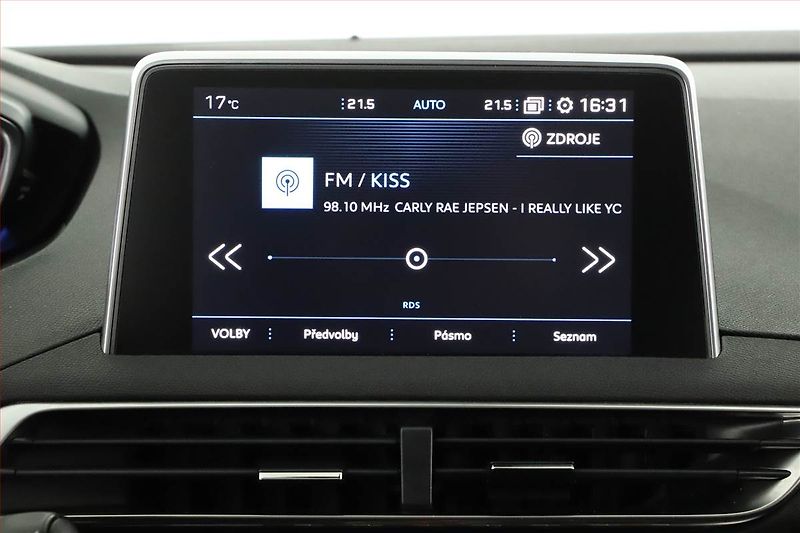 Peugeot 5008 (2019) 1.5 BlueHDi, Automat, 7 míst - fotka 13 z 20