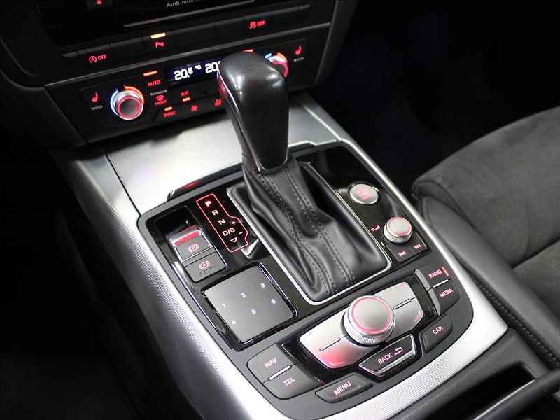 Audi A6 3,0 TDI 160KW S-Line top stav - fotka 26 z 32