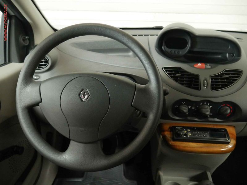 Renault Twingo (2011) 1.1i, 1.maj,ČR - fotka 11 z 14