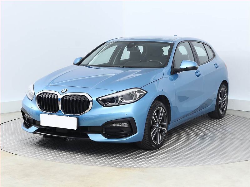 BMW Řada 1 (2019) Luxury Line 116d, Automat - fotka 2 z 18