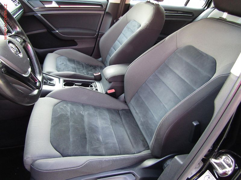Volkswagen Golf (2016) 2.0TDi, ČR, Highline, DSG - fotka 9 z 16