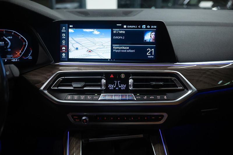 BMW X5 (2019) 30D 195 KW VZDUCH, PANO - fotka 27 z 46