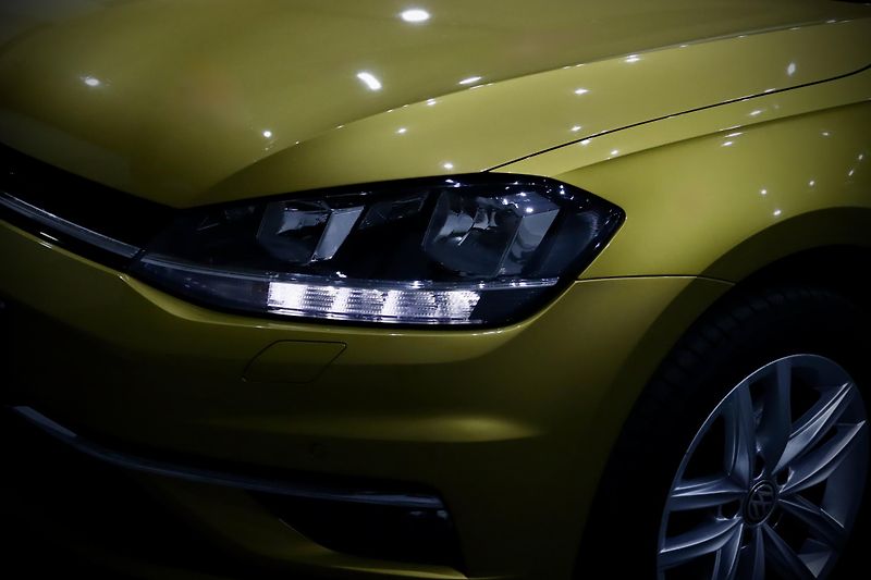 Volkswagen Golf 7 Facelift 1.4 TSI 92 kW - fotka 10 z 40