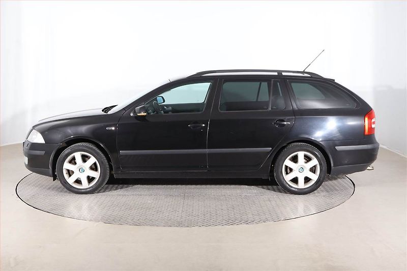 Škoda Octavia (2008) Laurin&Klement 2.0 TDI - fotka 3 z 24