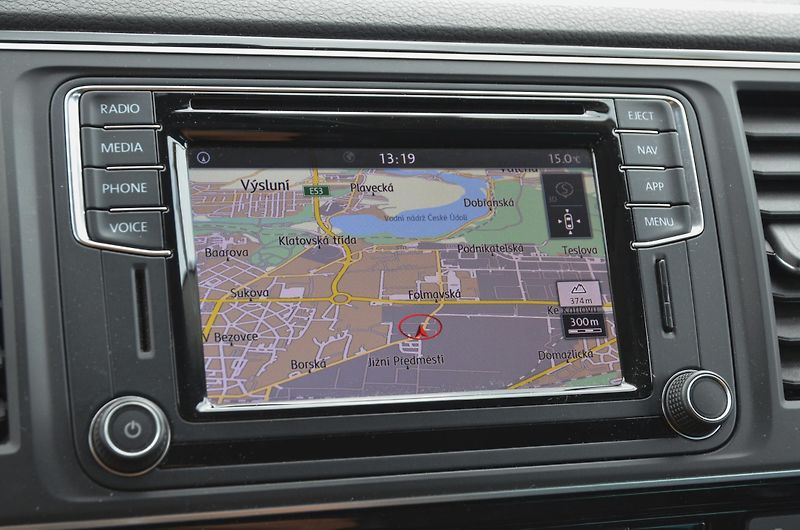 Volkswagen Multivan (2017) TDi 150kW 4x4 DSG Highline ČR - fotka 40 z 48