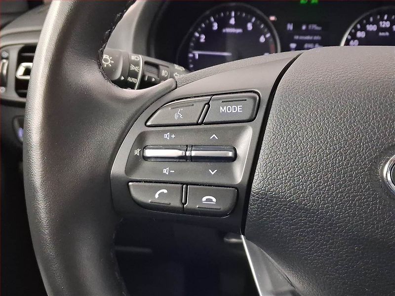 Hyundai i30 (2023) 1.5 T-GDI MHEV, ČR,1.maj - fotka 16 z 19