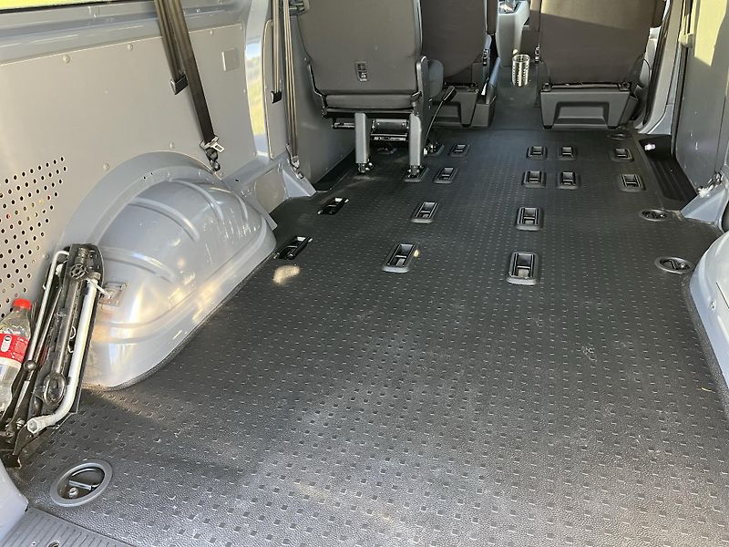 Volkswagen Transporter (2021) Aut.4x4, příd.top., 2xpos.LONG - fotka 19 z 31