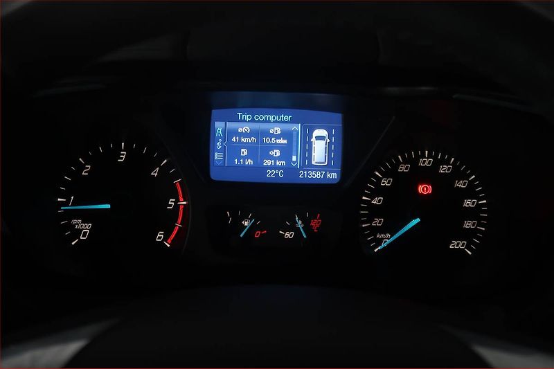 Ford Tourneo Custom (2013) Titanium 2.2 TDCi, 1Maj - fotka 11 z 18