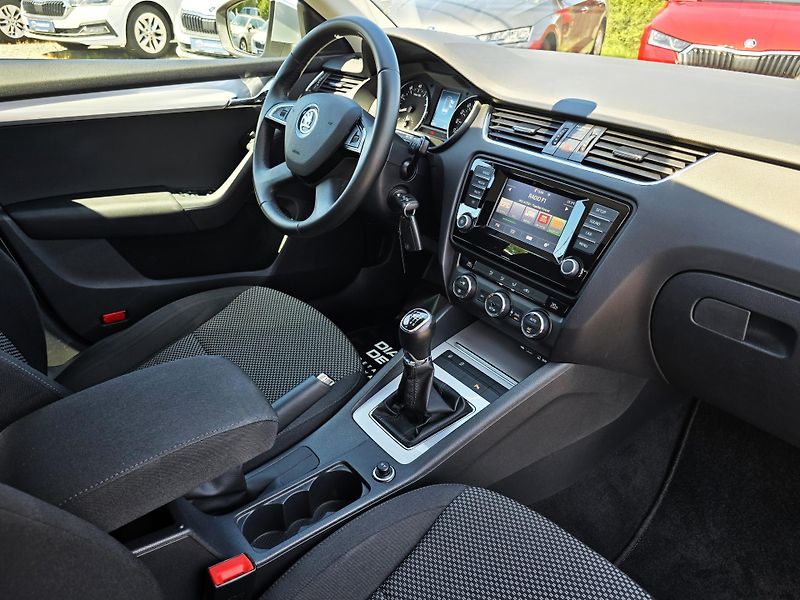 Škoda Octavia 1.2 TSI BOHATÁ VÝBAVA 66Tis Km - fotka 19 z 24