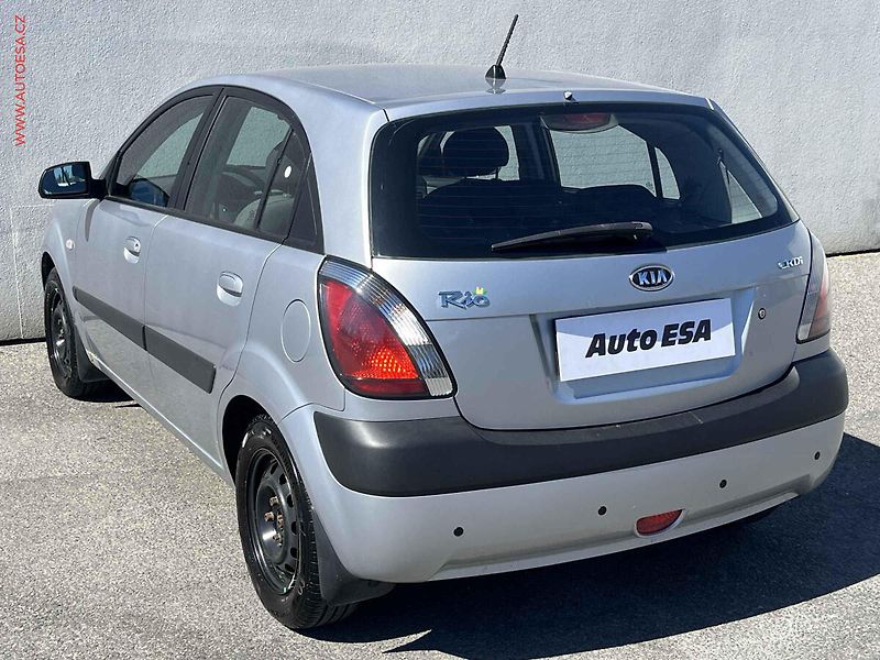 Kia Rio (2009) 1.5 CRDi, ČR, AC, park.asist - fotka 6 z 13